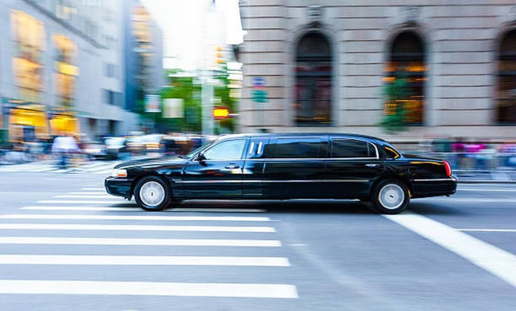 limousine appropriate (2)